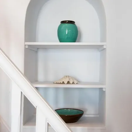 Traditional Split Level House In Σπίτι διακοπών *