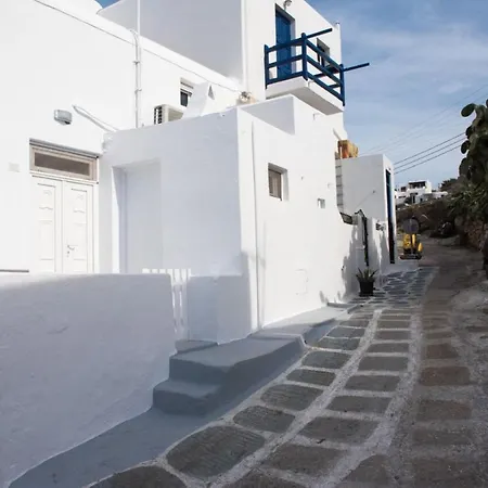 Σπίτι διακοπών Traditional Split Level House In *